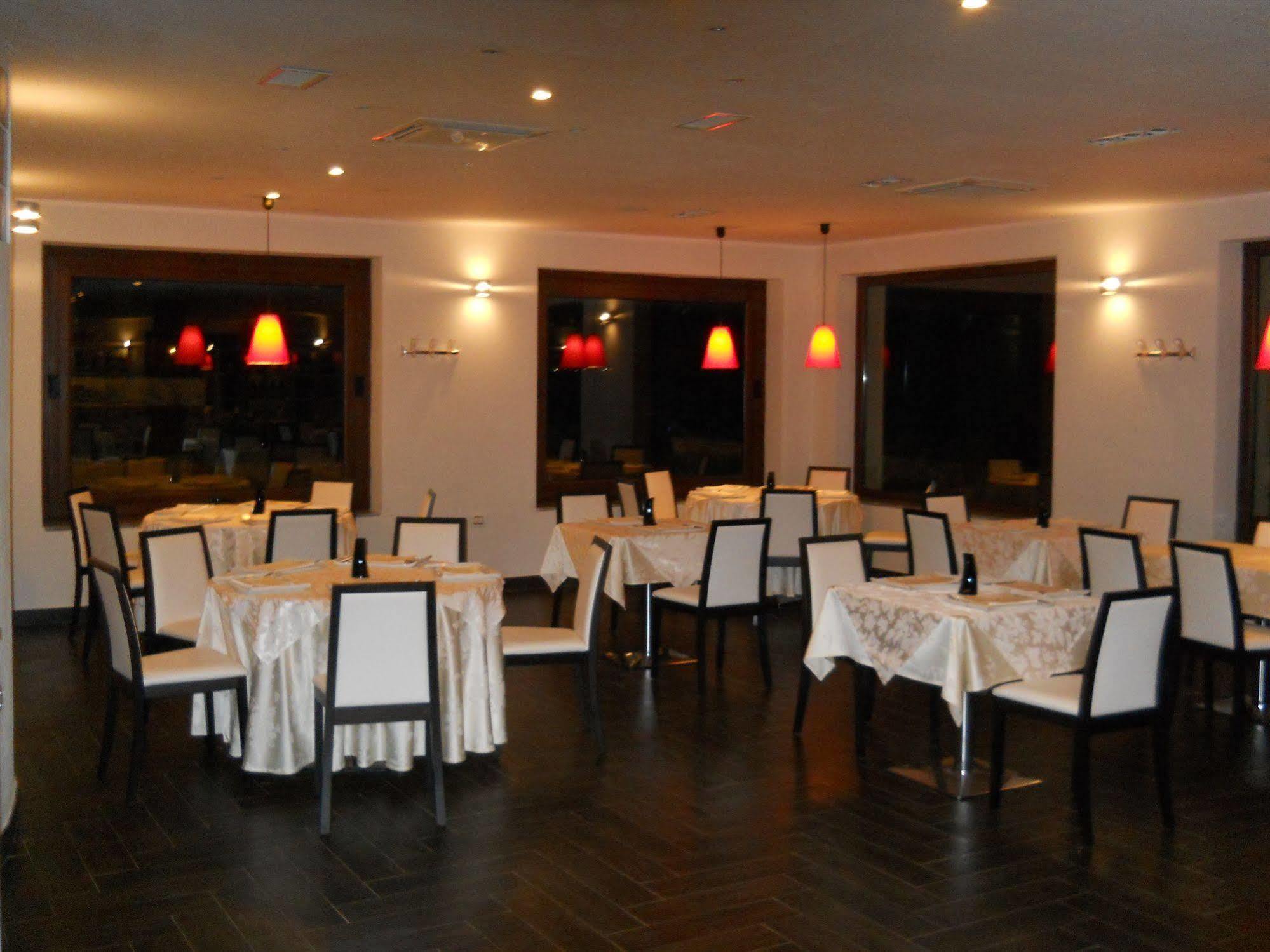 Buddi Hotel Platamona Exterior foto